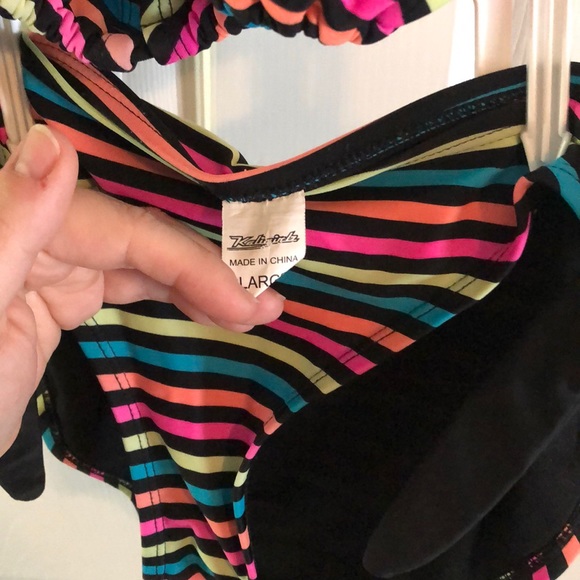 Striped Bikini with pink skull - Picture 3 of 5